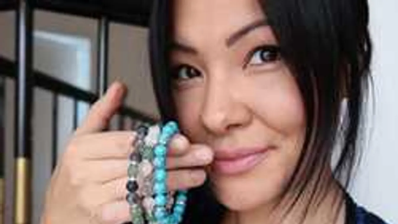 Ezt teszi a pénzért: kiderült, mennyi az óradíja ÉNB Alexának!