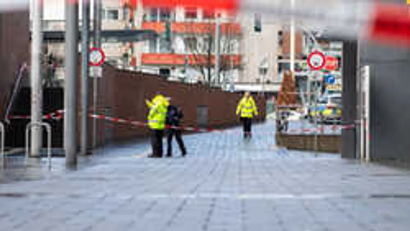 Migránsok közé hajtott egy autós Németországban szilveszterkor