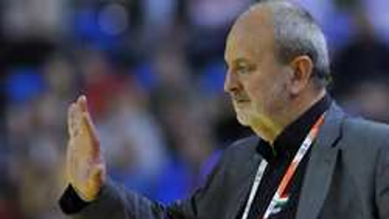 Eláll a szavunk, dohányzásra buzdít a korábbi magyar kapitány