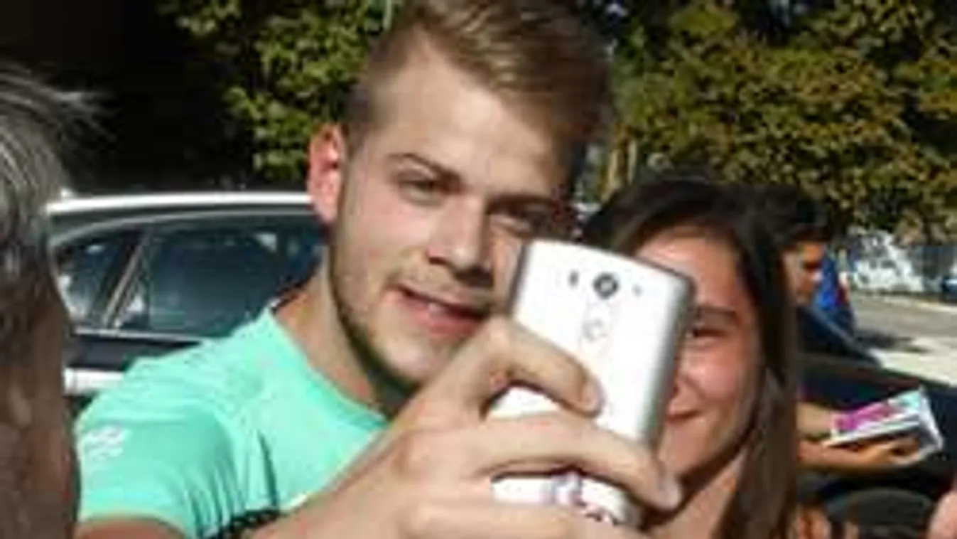 Nagy bejelentést tett magyar sztárúszónk: úton az utód