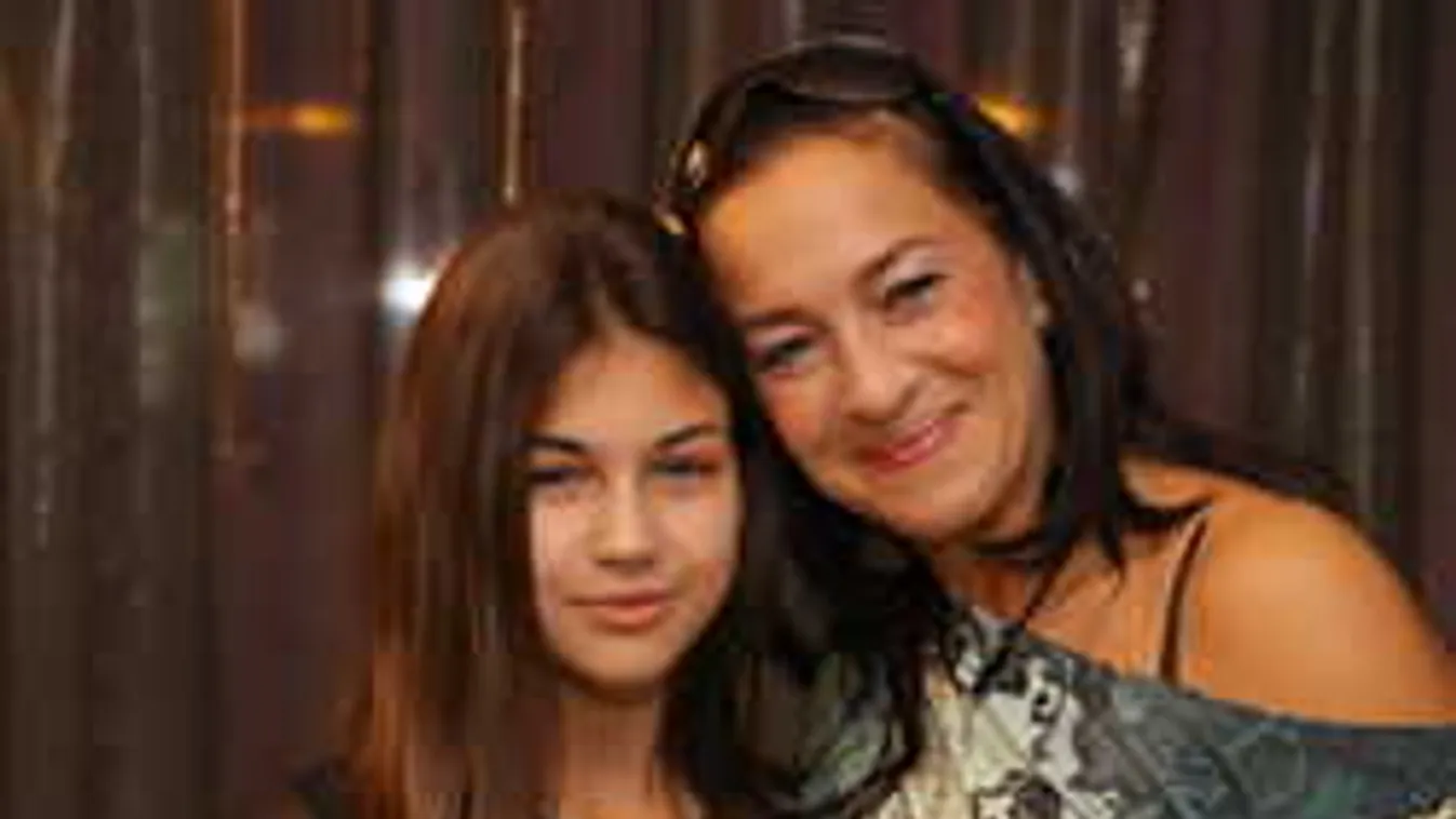 Lefotóztuk, ezt a fiút szereti Fésűs Nelly gyönyörű tinilánya