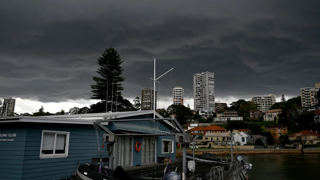 Érthetetlen tragédia: a semmiből zuhant gázpalack egy férfira