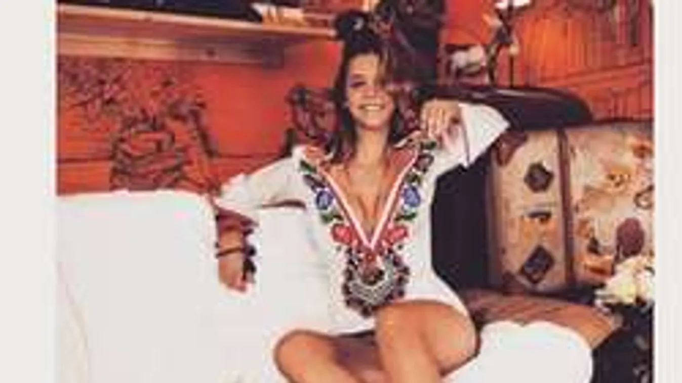 Hihetetlen dekoltázst villantott az egyre dögösebb Palvin Barbara!