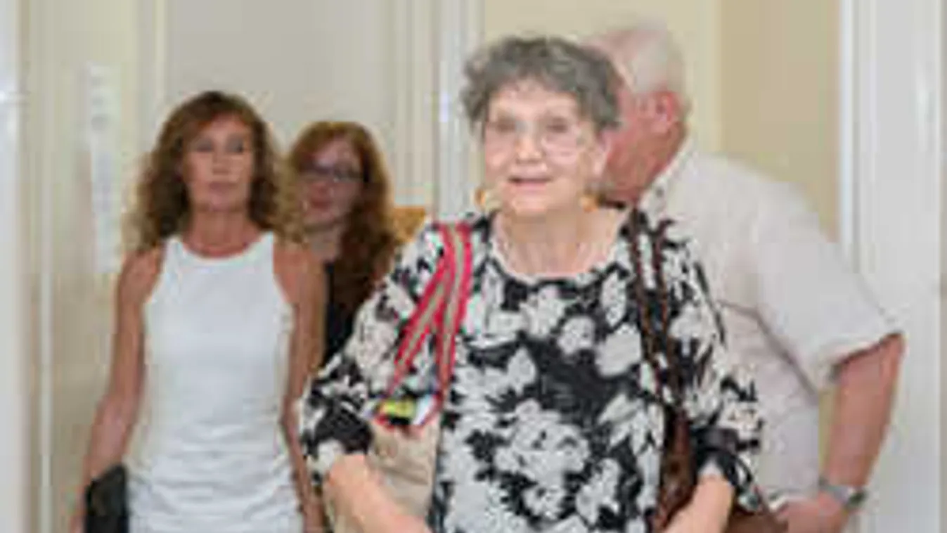 Pécsi Ildikó nem kegyelmez, rendőrök vihetik el Pártos Csillát