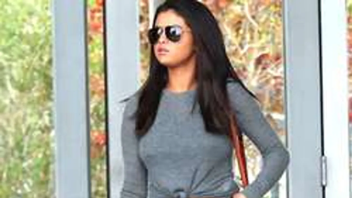 Minek a melltartó? Selena Gomez freestyle-ban nyomja - Fotó!