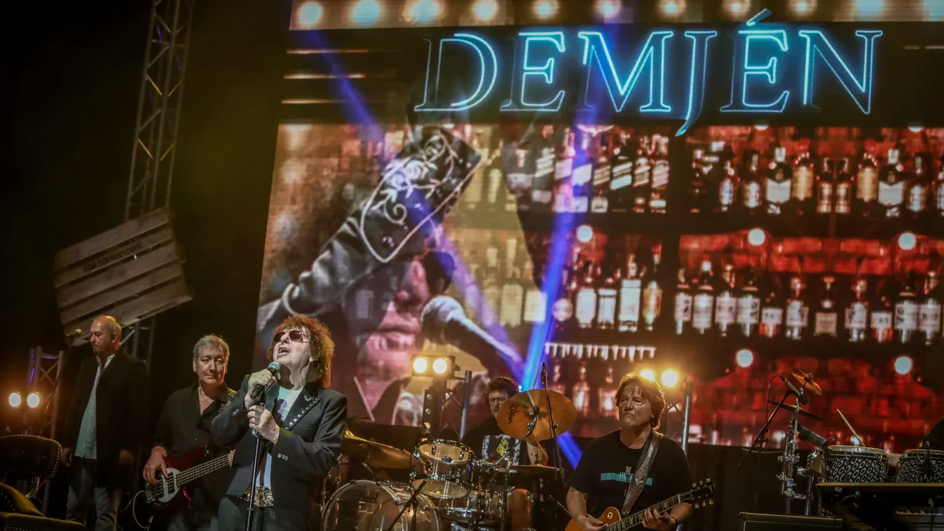 Raktárkoncert: Hatalmas bulit csinált Demjén Ferenc – Galéria