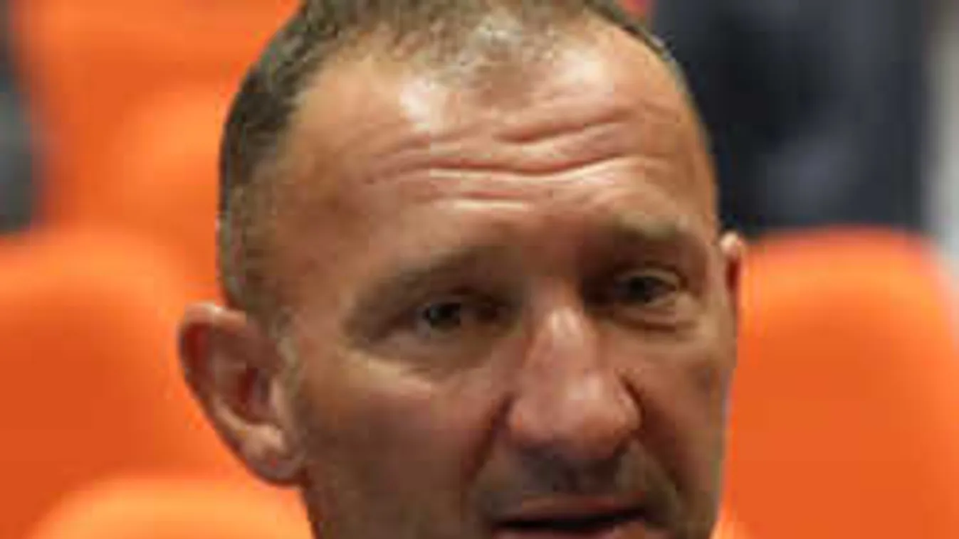 Félmillióval támogat egy tatai gyermeket a magyar sztársportoló!