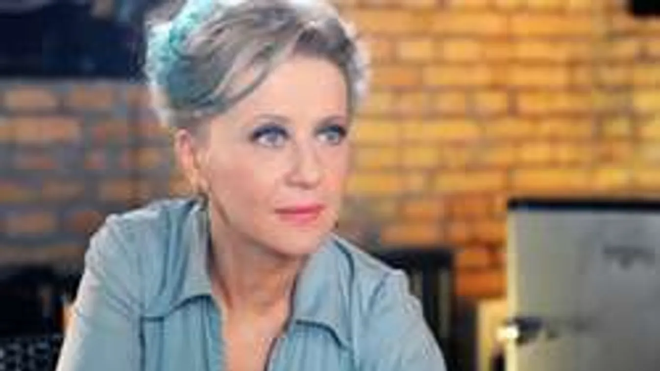 Szokatlan módon köszöntötték fel Eszenyi Enikőt