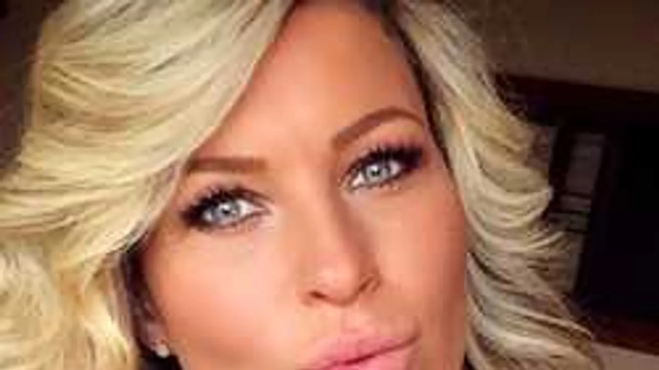 Anyaszült meztelenül pózol a Jóban Rosszban sztárja