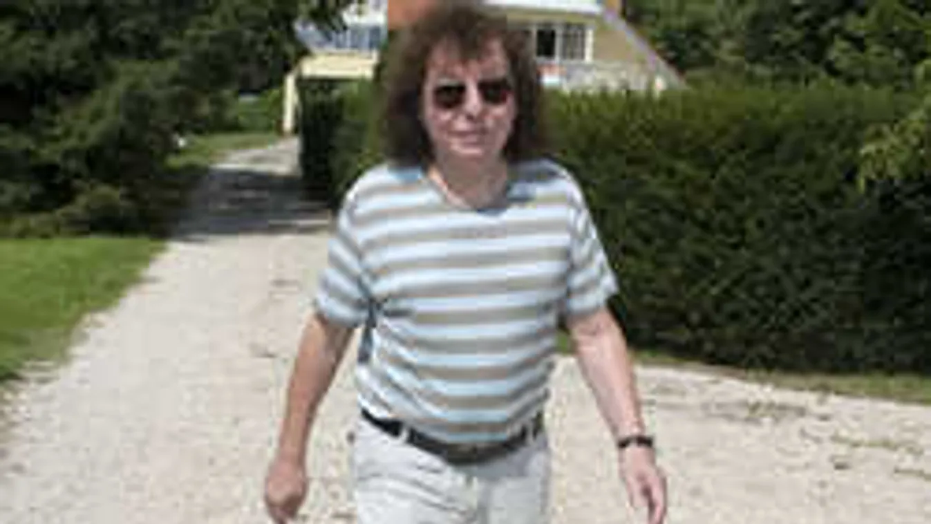 Félelmetes: idegen anyagot ültettek Demjén Ferenc karjába!