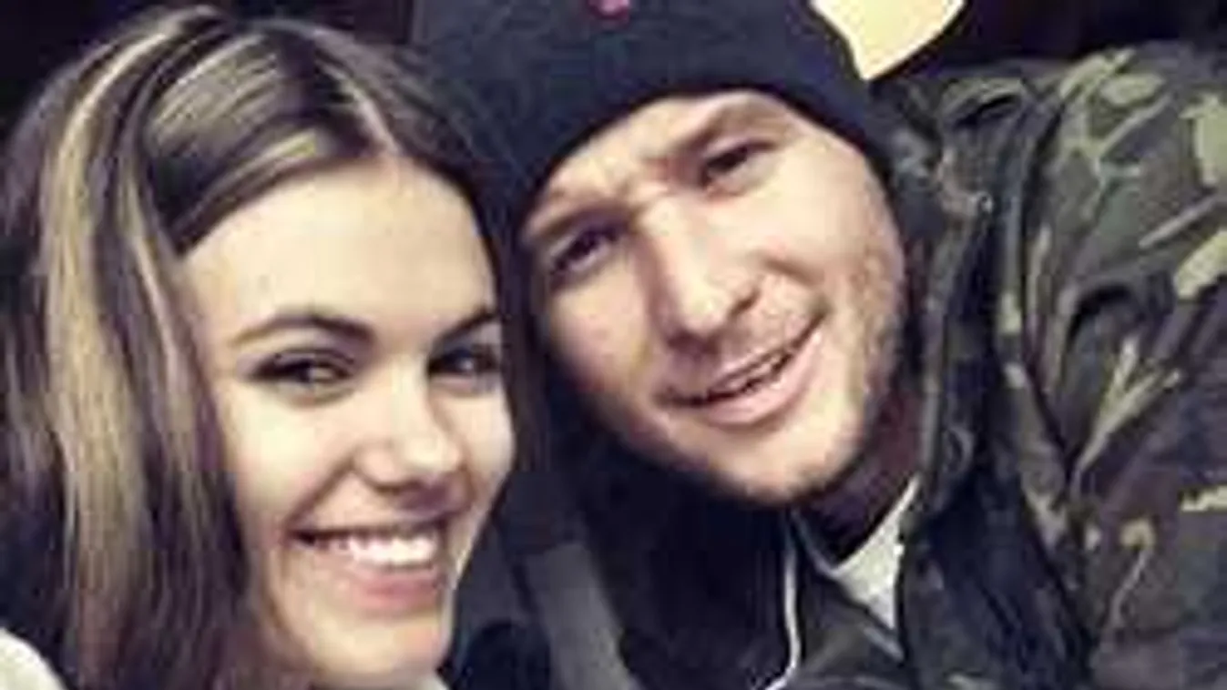 Szerelmeskedés közben fotózkodtak Csobot Adélék