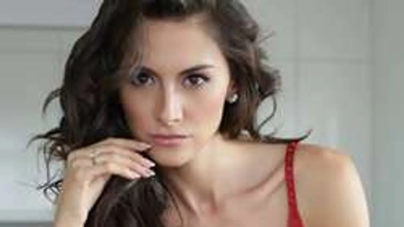 Pucéran szelfizett a magyar modell