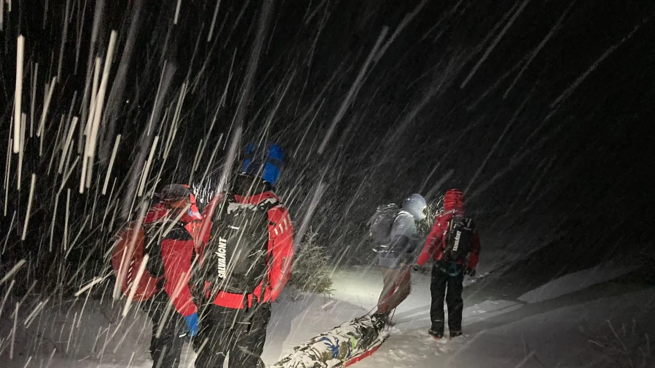 Borzalom! Lezuhant  a sziklapárkányról és szörnyethalt egy túrázó a Gyilkos-tó mellett