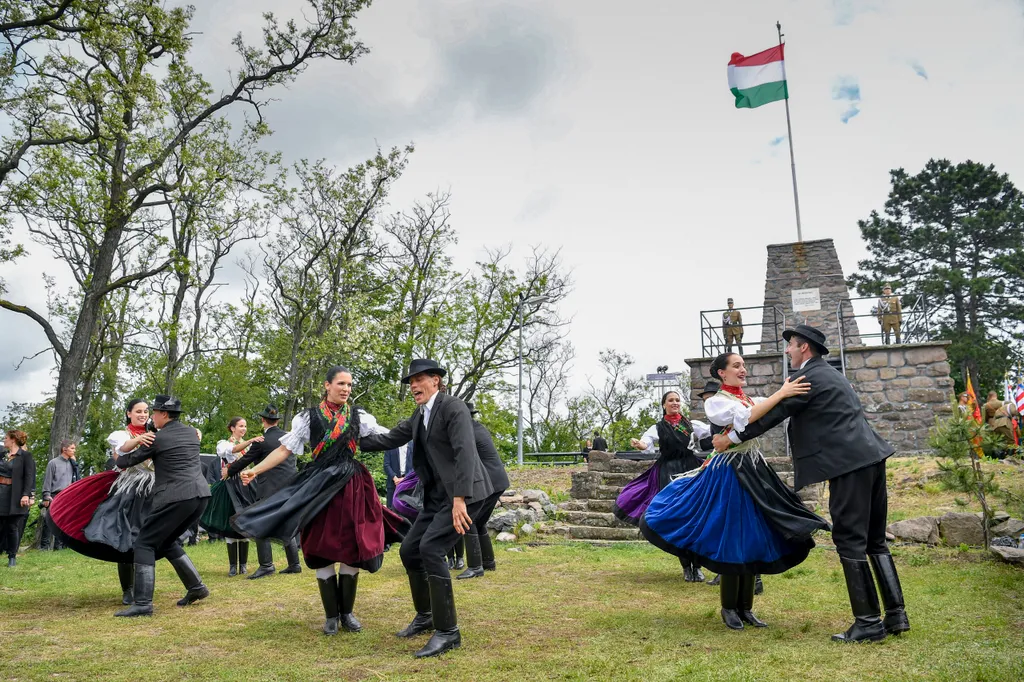 A Magyar Nemzeti Táncegyüttes táncosai