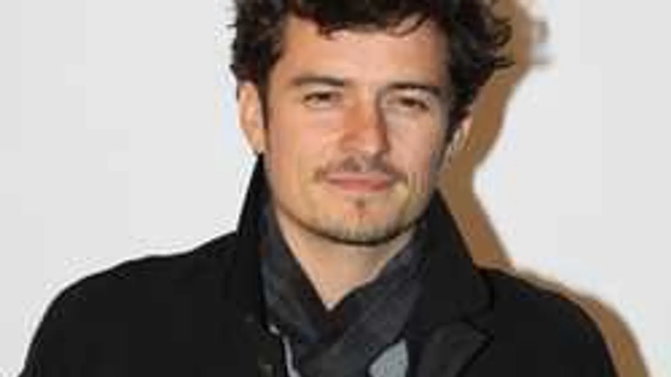 Ismét anyaszült meztelenre vetkőzött a világsztár, most közönség előtt