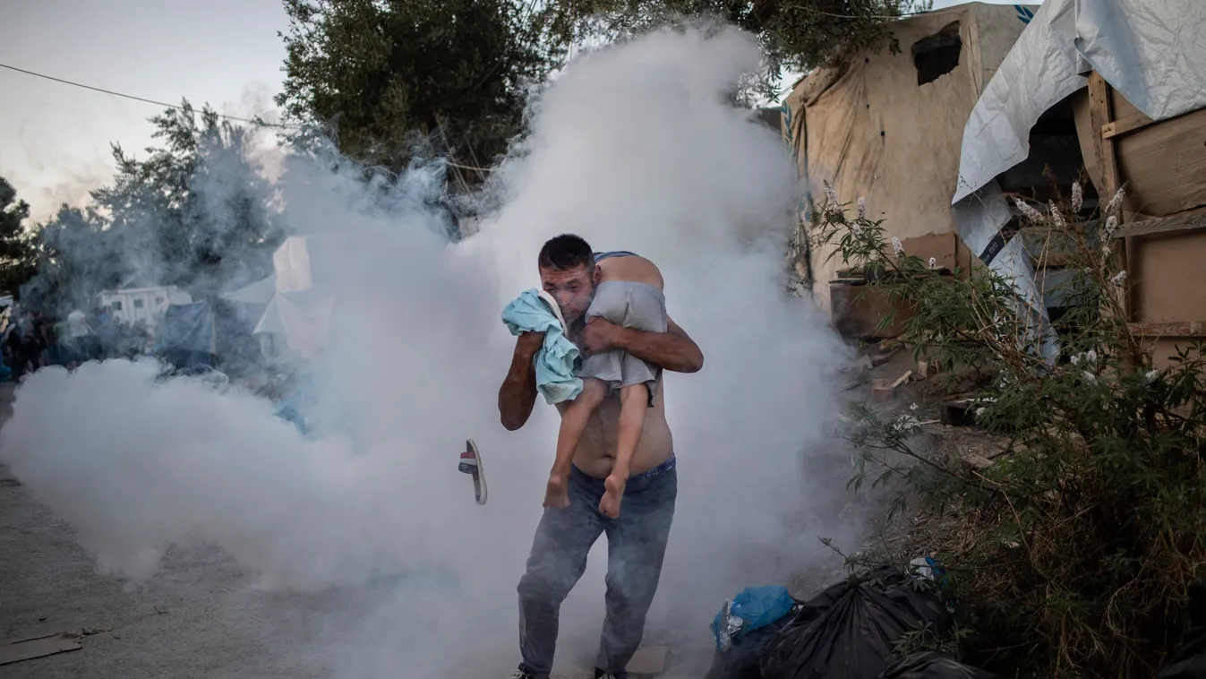 Anya és gyermeke égett bent a pokoli tűzvészben, zavargások törtek ki
