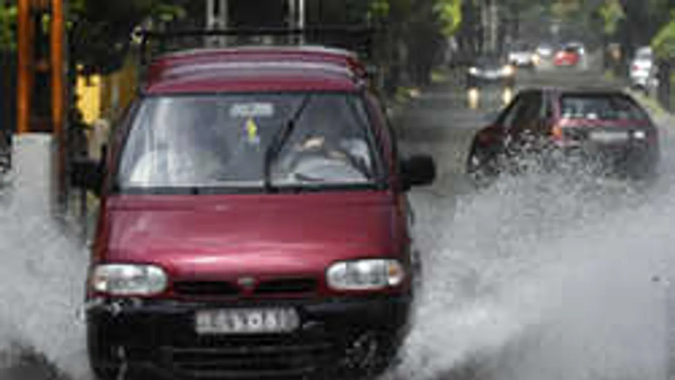 Durva fotók érkeztek a budapesti zivatarról