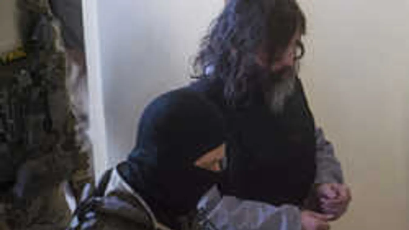 Maszkos, géppisztolyos őrök állták körbe: ez történt Portik tárgyalásán