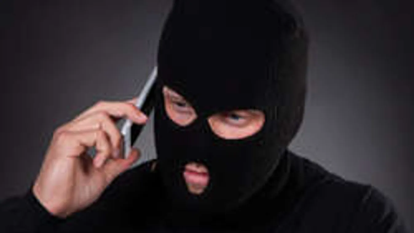 Nagy a baj: Még több magyar SIM-kártyával robbanthatnak a terroristák!