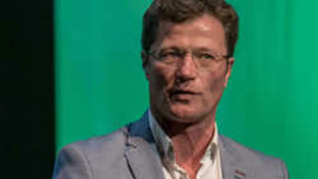 Nem hiszed el, kivel bulizott együtt Stohl András