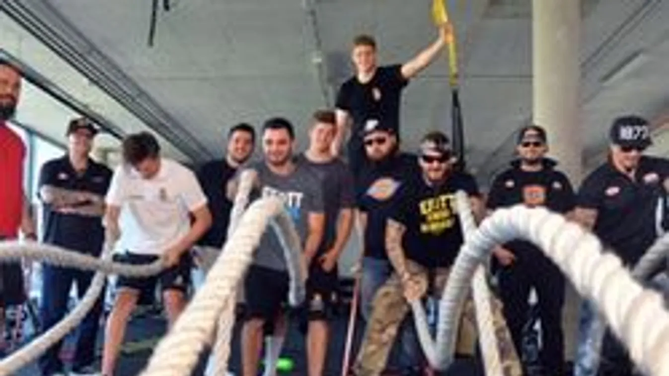 Ganxsta Zolee válogatott hokisokkal készül a koncertjére