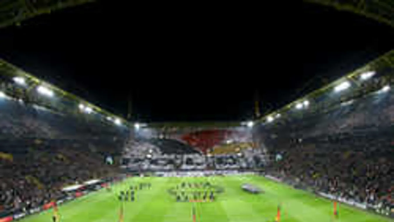 Meztelen szurkoló balhézott a német focisztár búcsúmeccsén