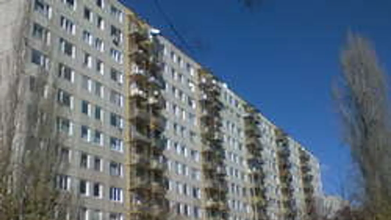 Fellázadtak a pesti lakótelepen: Ürüléket dobálnak somlóis dobozban!