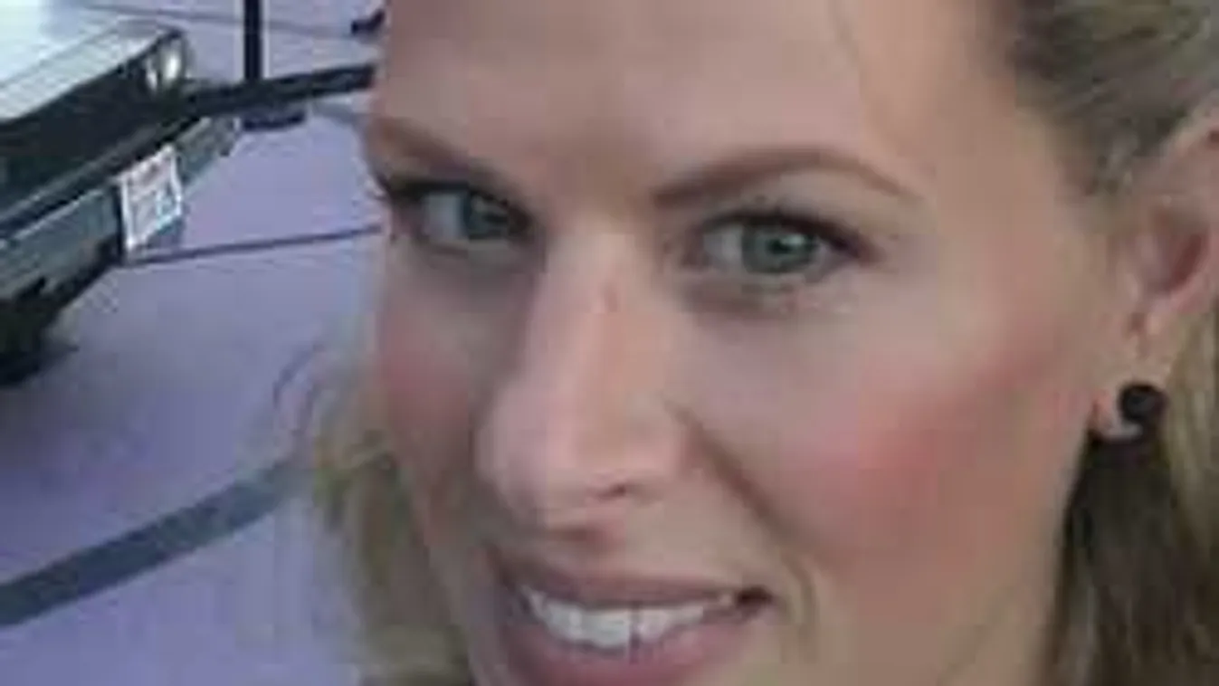 Ez ütős, Hujber Ferenc mokkás interjúján poénkodik Oroszlán Szonja!