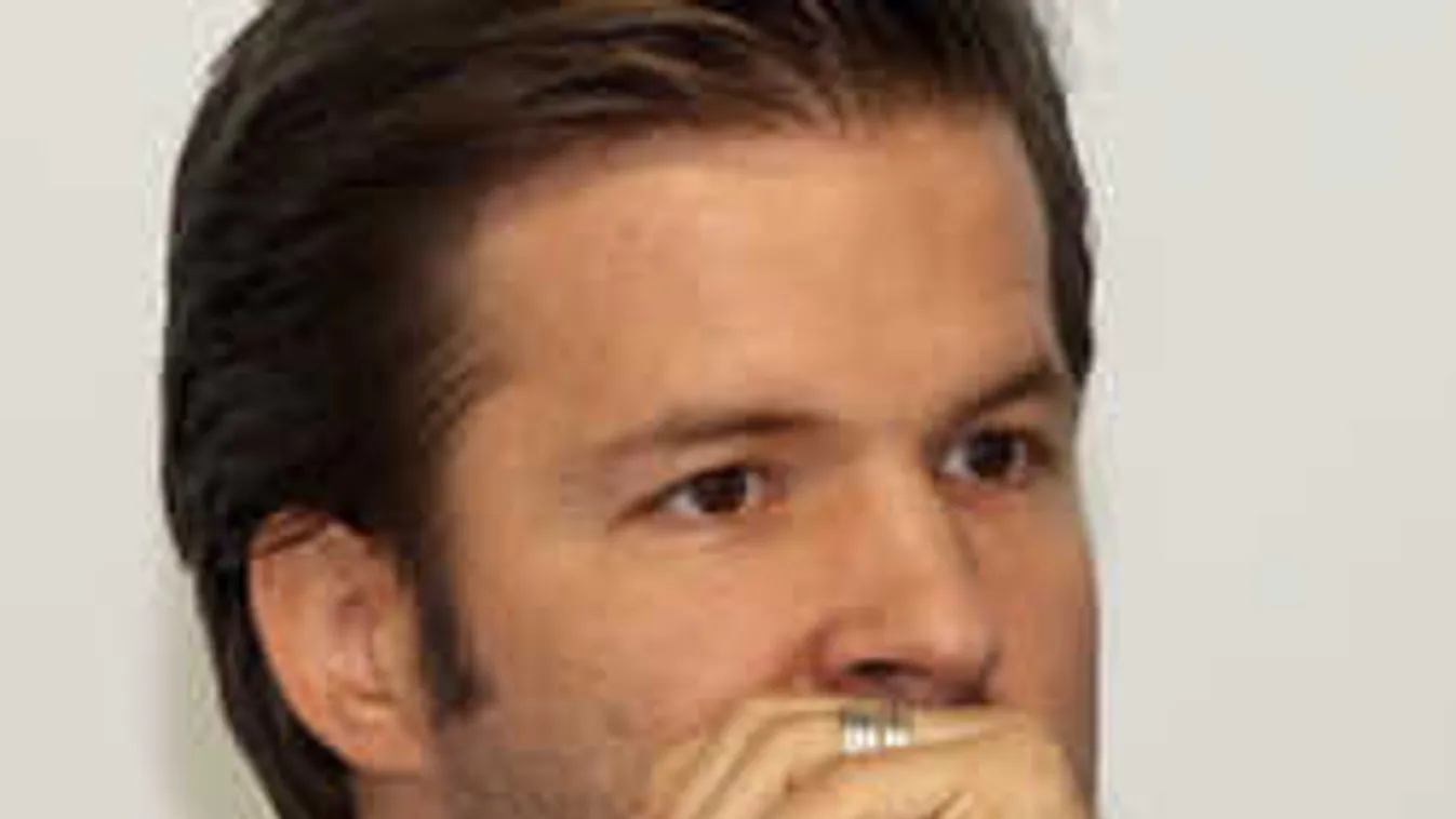 Hoppá, egyedül bulizta végig a nyarat Sebestyén Balázs felesége