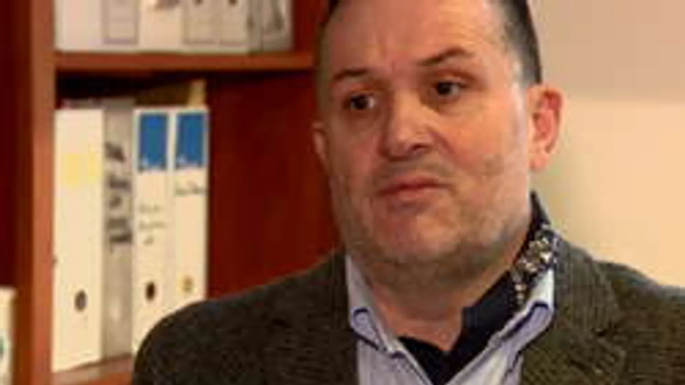 Lajcsi újra a rendőrségen!