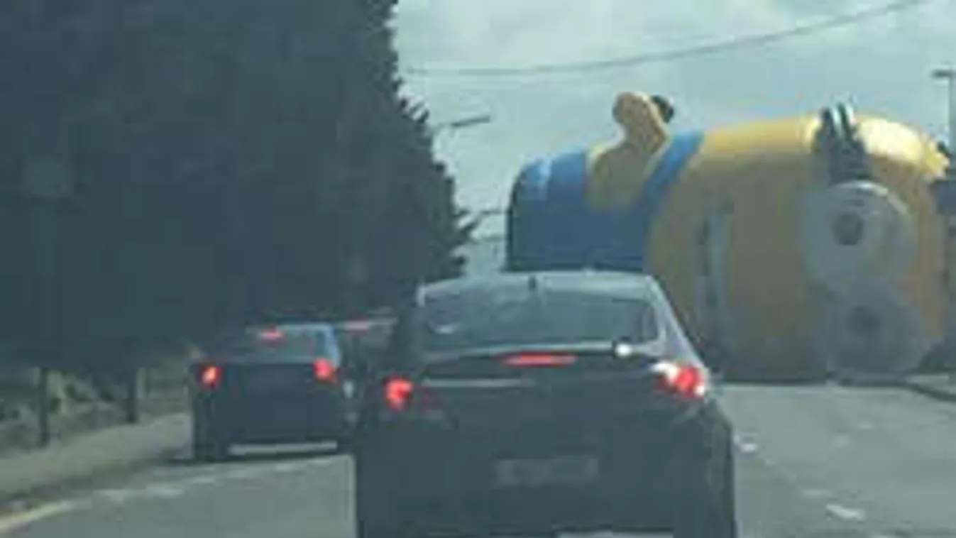 Elszabadult az óriás Minyon! Megbénult a közlekedés