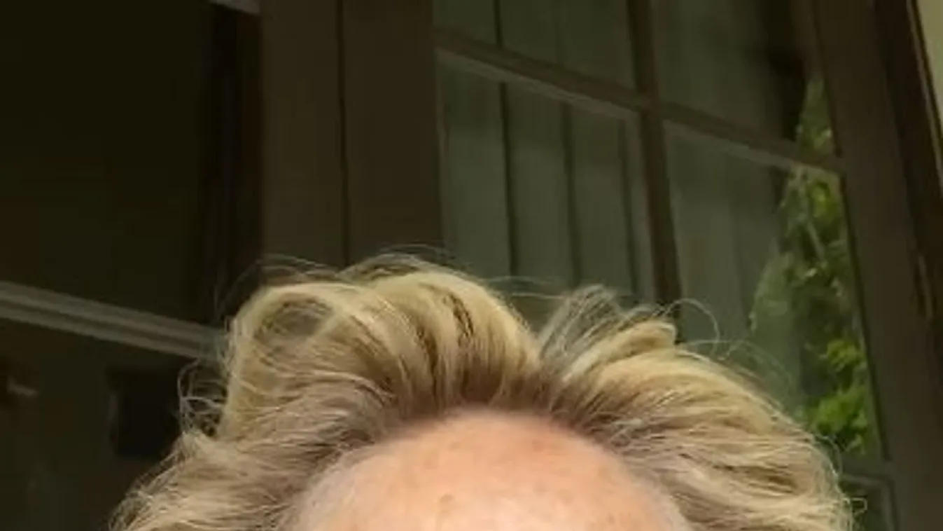 Koronavírus: Életükért küzdenek a világsztár rokonai