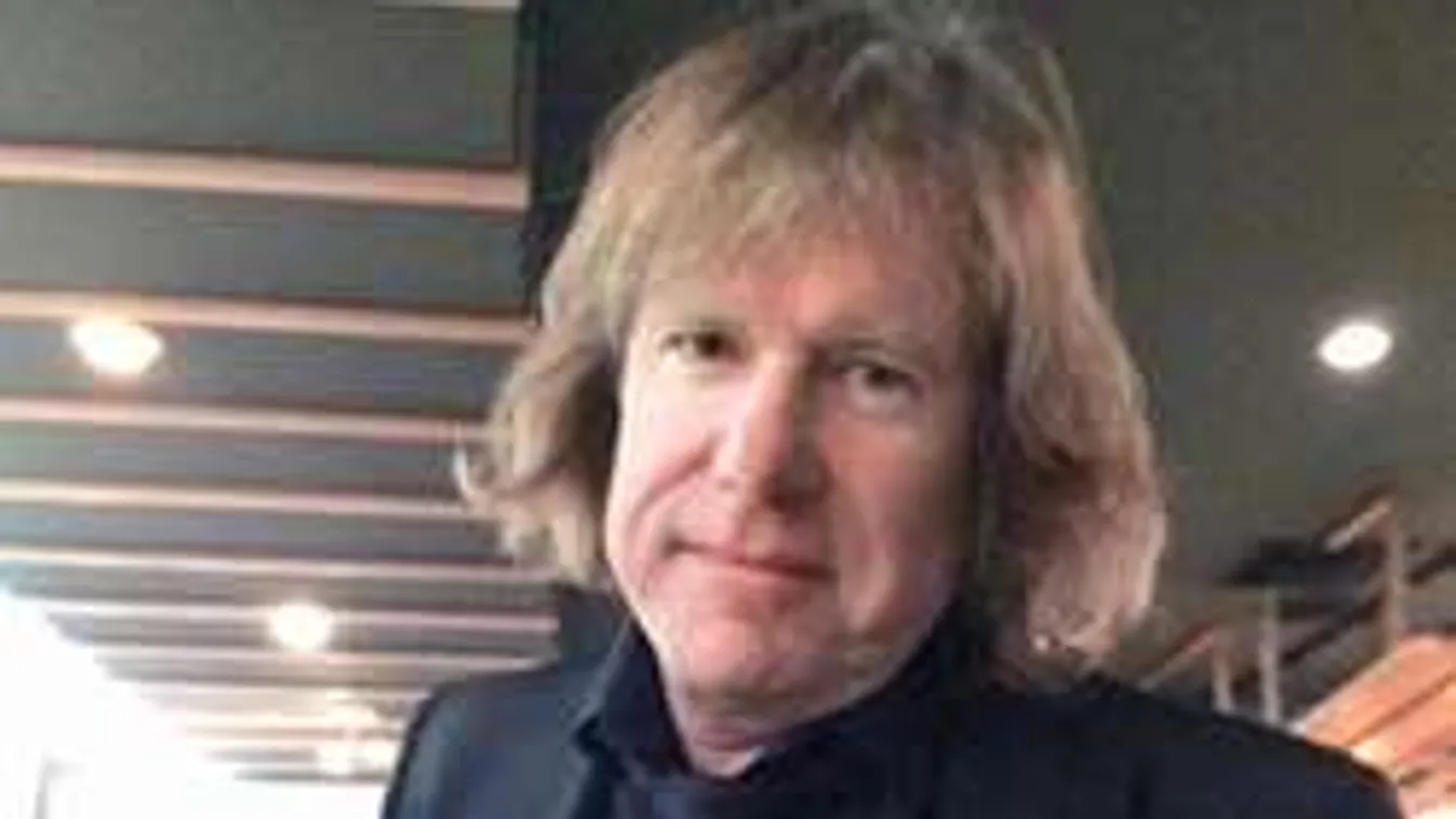 Fejbe lőtte magát a legendás rockzenész!