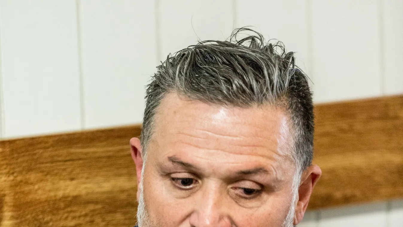 Kikerült a videó: Magából kikelve üvöltözött a bíróságon Lagzi Lajcsi