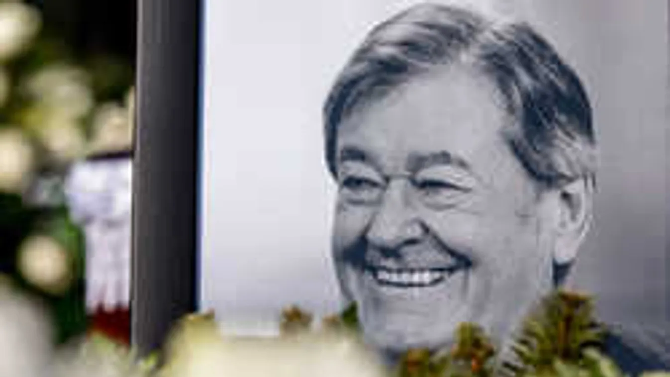 Megrendítő, így próbálja feldolgozni a gyászt Koós János lánya