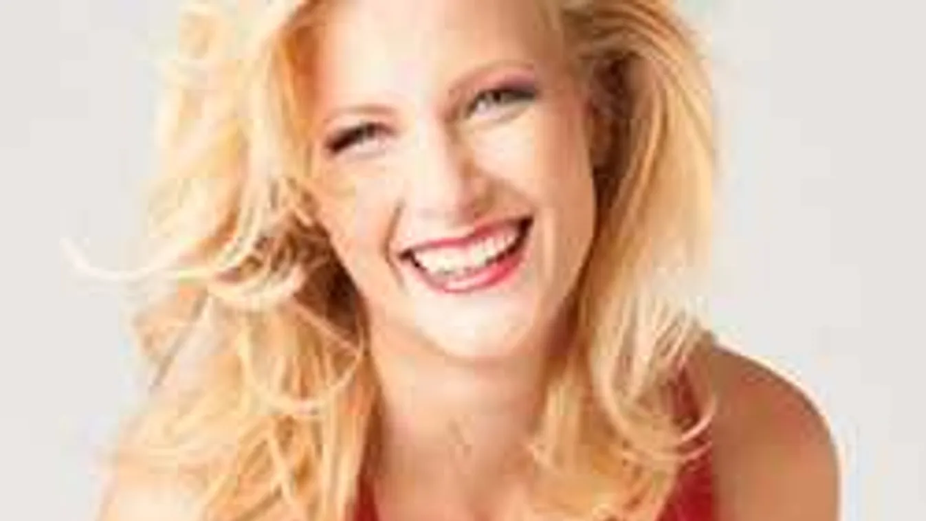 Kész kis hölgy már Várkonyi Andiék kislánya!