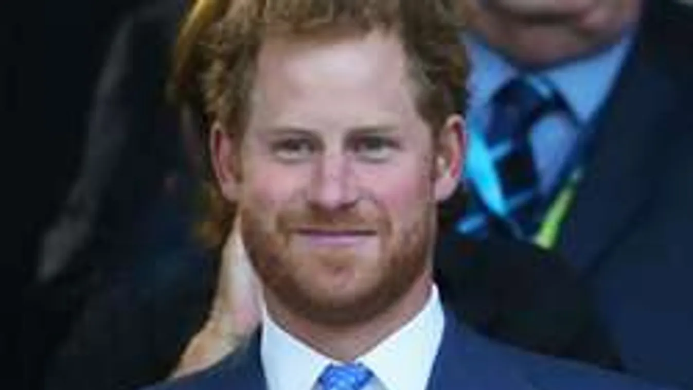 Semmittevő, de bombázó hercegnővel randizik Harry herceg