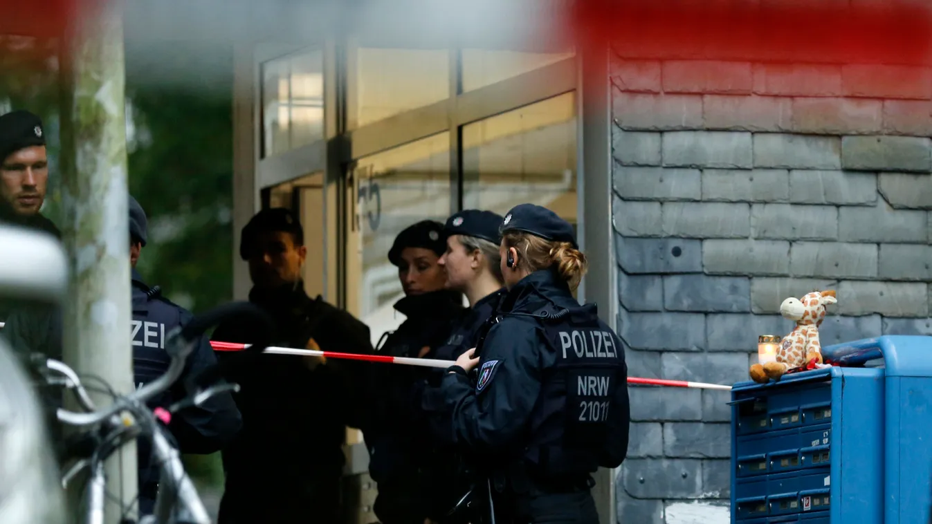 A rendőrök és a mentősök is sírva jöttek ki a lakásból: „Ekkor már tudtuk, nagy a baj”