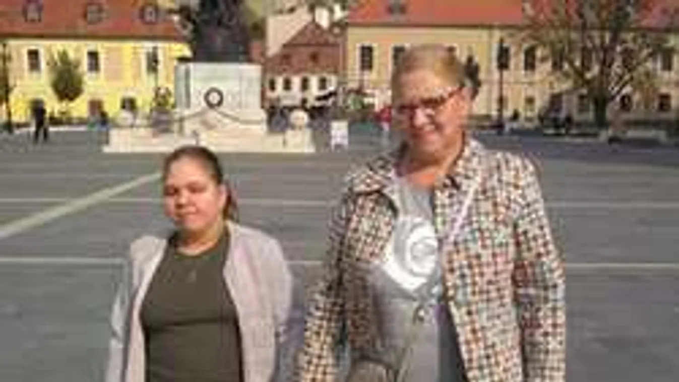 Ezért toboroznak osztálytársakat a magyar lánynak az interneten