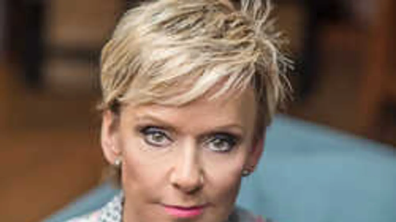 Kiderült: megcsalták a magyar sztárt, ezért vált el