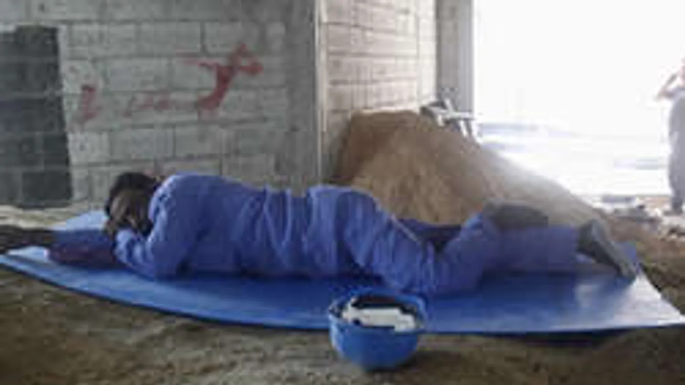 Vér, veríték és emberéletek: ez a foci-vb szörnyű ára!