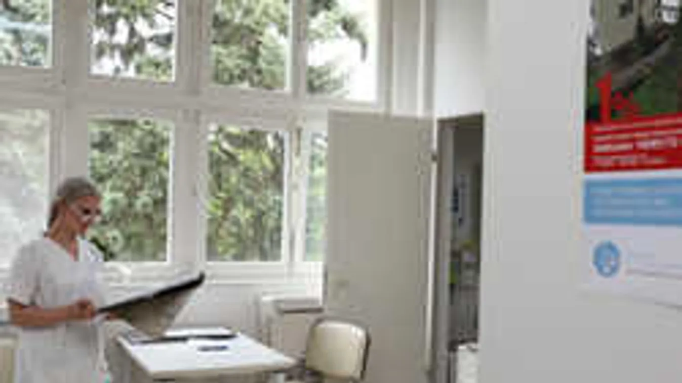 Döbbenet, ezért ütötte orron az asszisztensnőt a 69 éves asszony