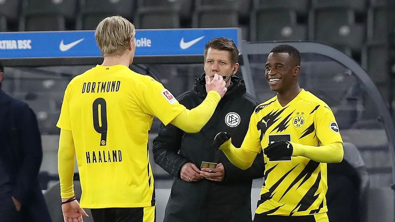 Moukoko (a képen Erling Haaland cseréje) a német U21-es válogatott tagjaként jöhet Magyarországra