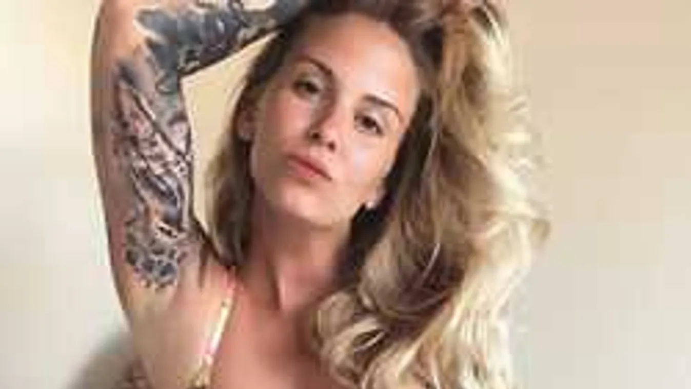 Izgató lesifotó, félmeztelenül fotózták le a kerek fenekű sportolónőt