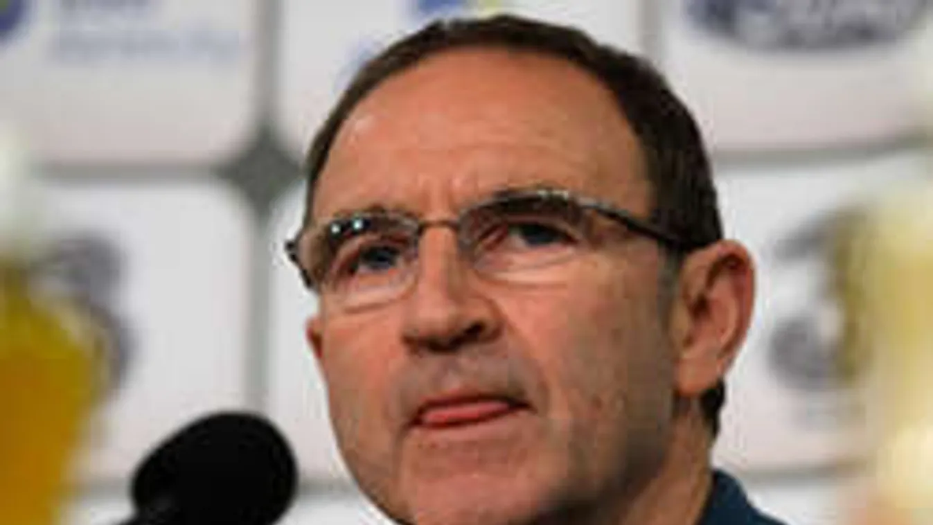 Kitiltotta a csúnya lányokat a focikapitány