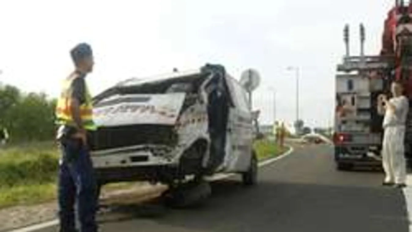 Négyes karambol az M7-esen!