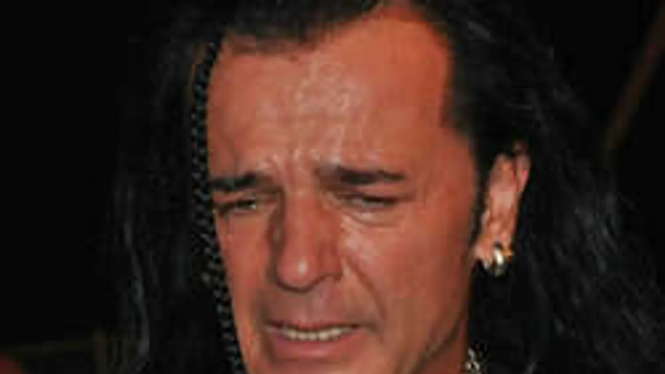 Dagad a botrány Kozso körül! Rettegnek a szomszédok