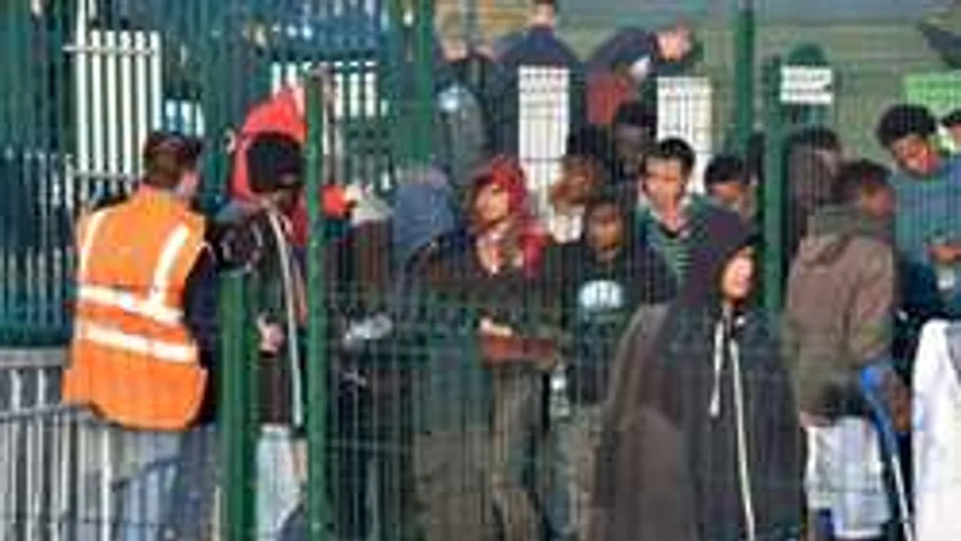 Embercsempészek között robbant ki tűzharc