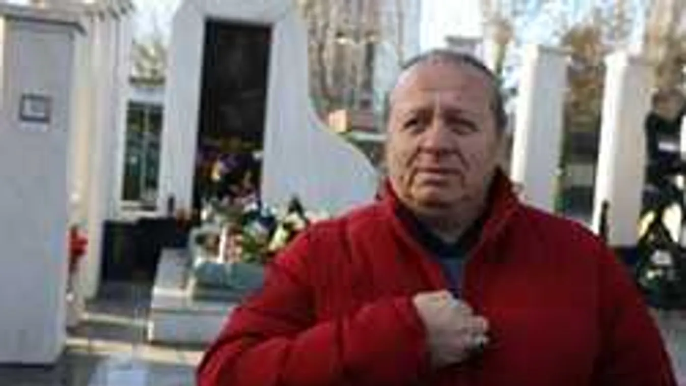 Kitálalt a családtag Zámbó Jimmy botrányos házasságáról!