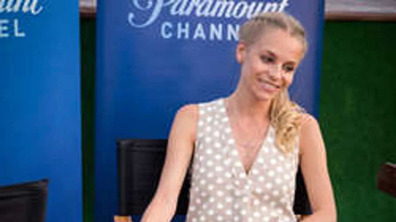 Tóth Gabi és Iszak Eszti közös mellvillantására nincsenek szavak!